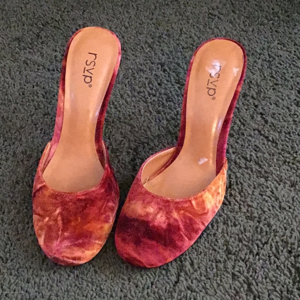 Crushed velvet heels